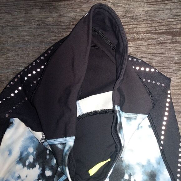 Lululemon Stop at Nothing Cropped Leggings | 2 - Picture 8 of 10